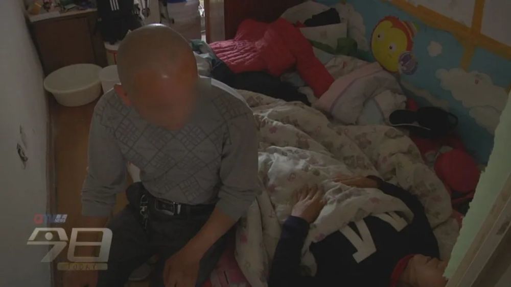 广东多名中学生出操被地面烫伤