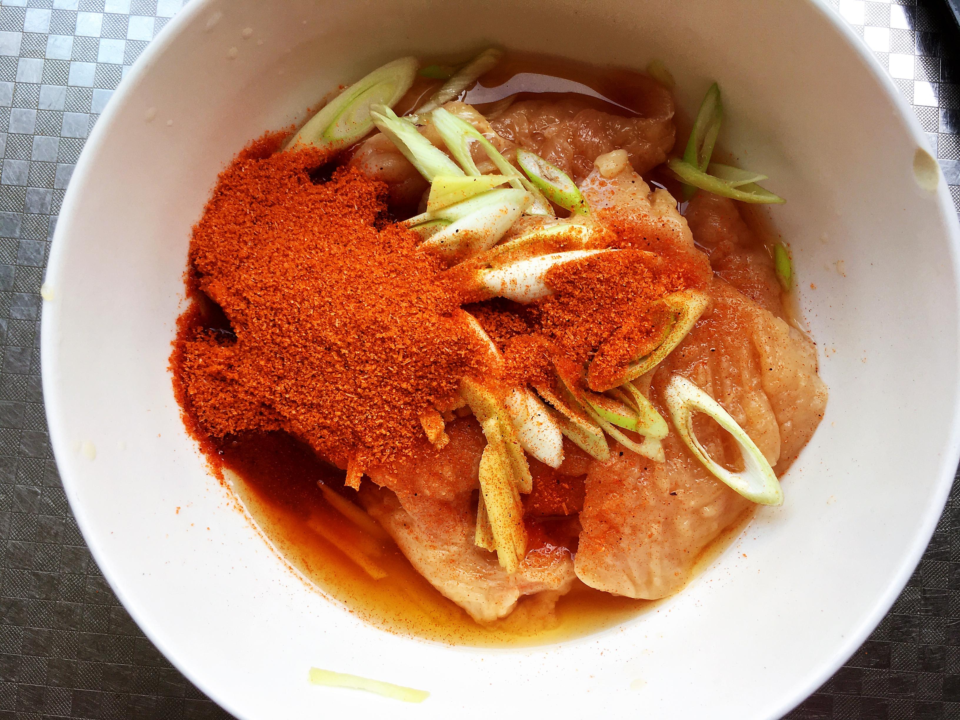 曝正新鸡排鸡腿生蛆 当地市监局回应