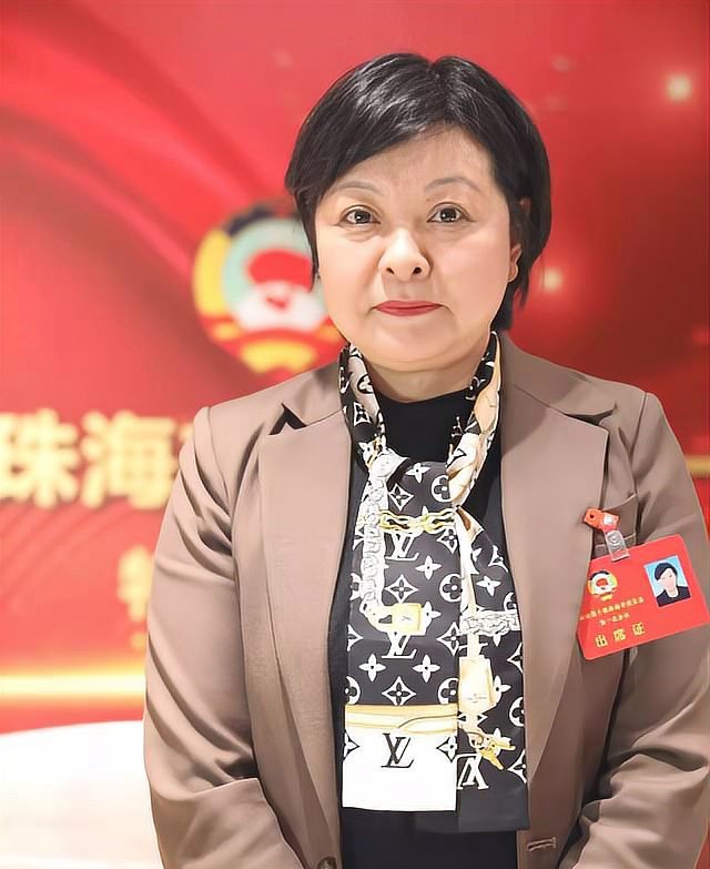 纪委回应女演员戴230万耳环事件
