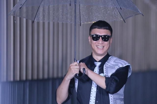 孙红雷再跳霹雳舞嗨翻全场！现场气氛燃爆，观众直呼过瘾！