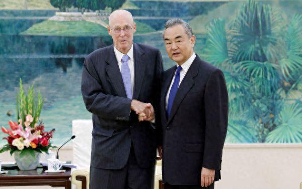 王毅会见美国亚洲协会会长康京和