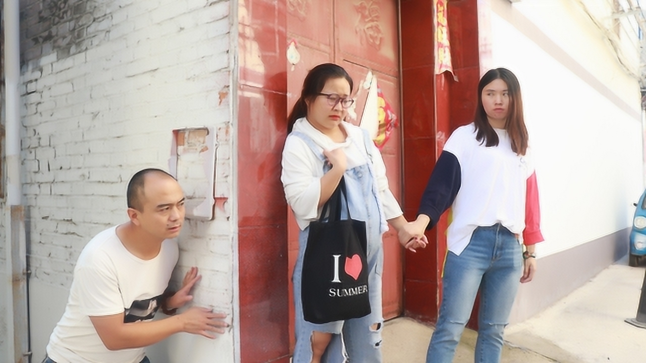 陈妍希一瘸一拐去酒吧与付辛博聚会