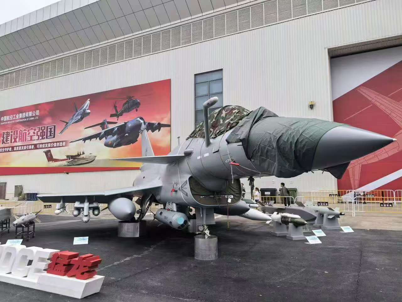 歼-10CE登上中国展台C位