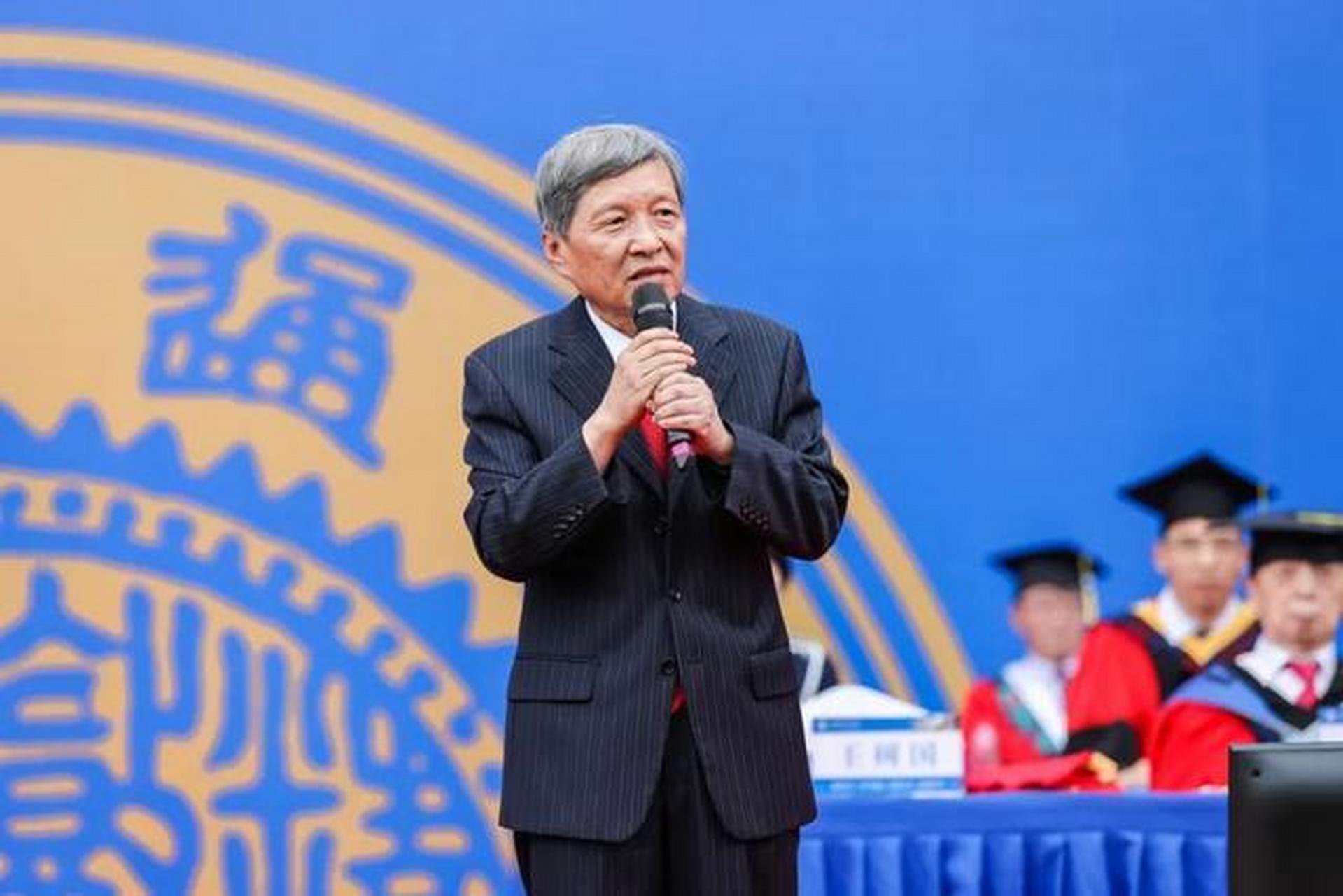 王树国：学历不等于能力
