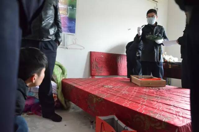 广西贪官家中发现大量金砖？假