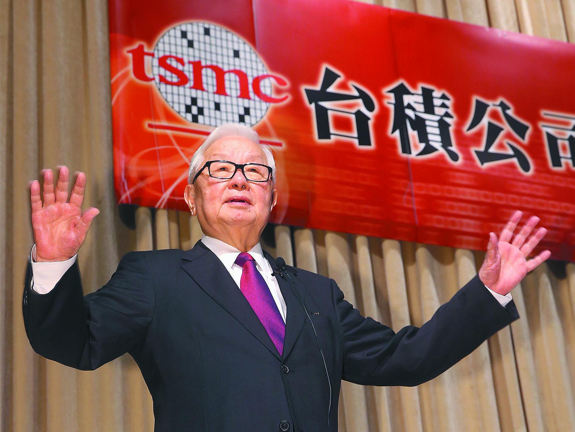 震惊！哈佛大学现有外国学生必须转学，政策突变引发全球关注