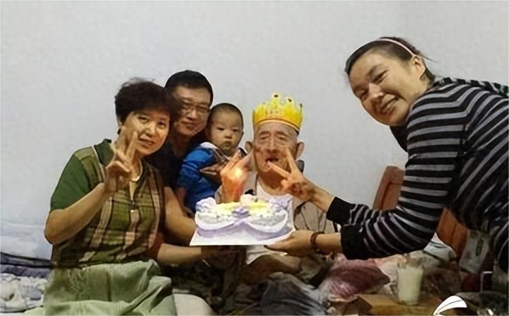 震惊！小伙连吃28天鸡腿饭瘦了10多斤，医生都坐不住了！
